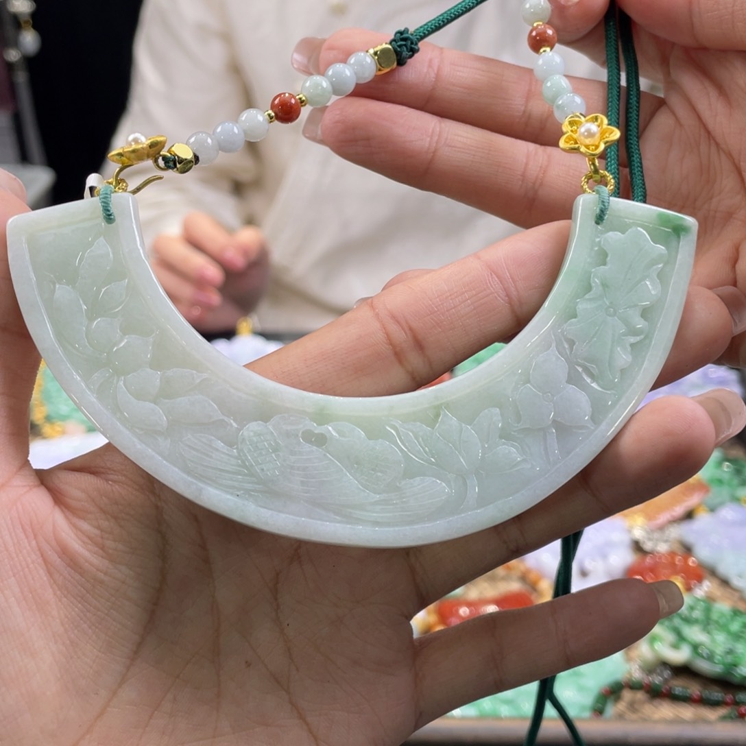 翡翠颈饰未镶嵌代编织