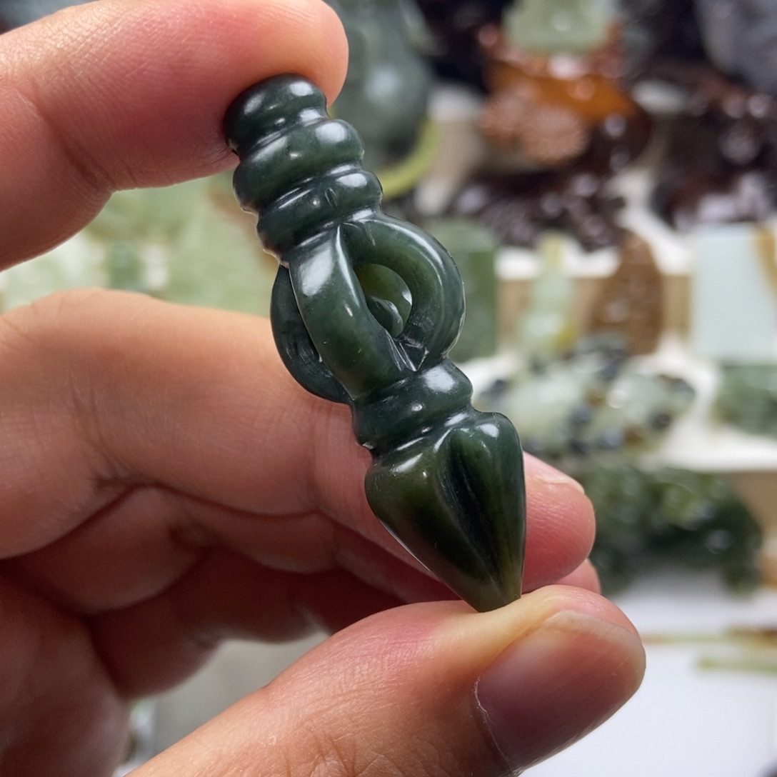 【闪购商品】吊坠(不含链)未镶嵌和田玉