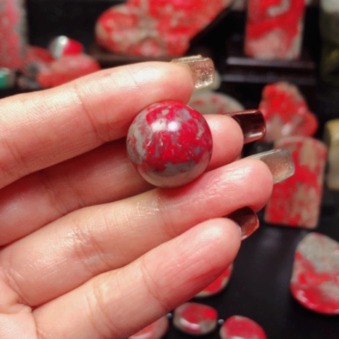 昌化鸡血石萧**潇昌化鸡血石珠子