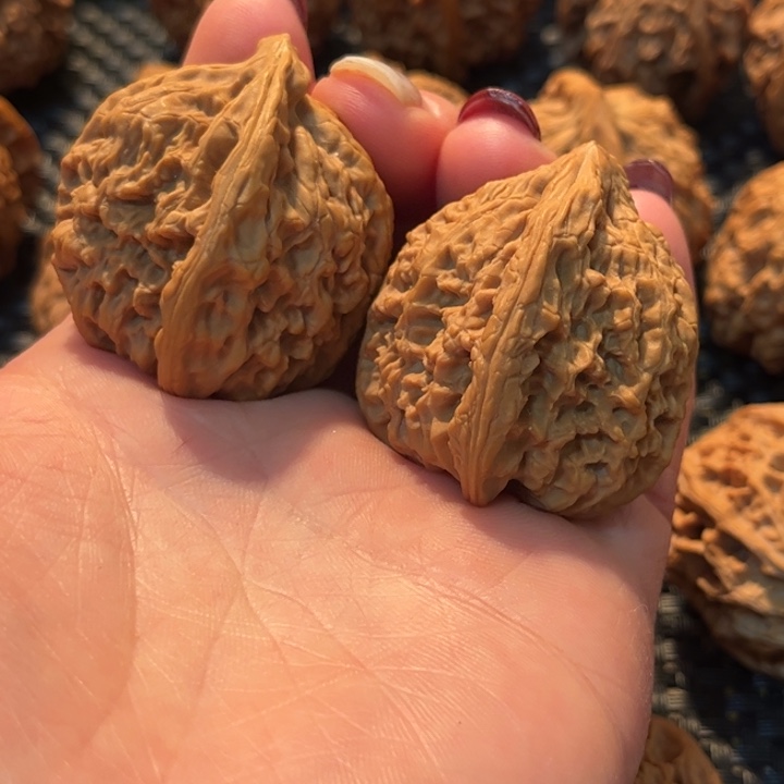 文玩核桃把件南疆石