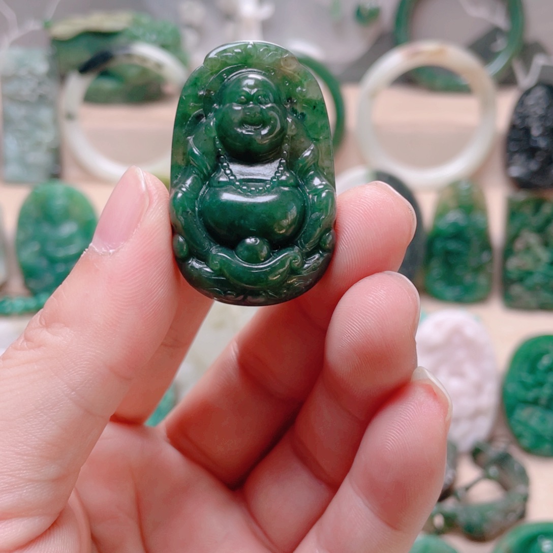 独山玉未镶嵌颈饰