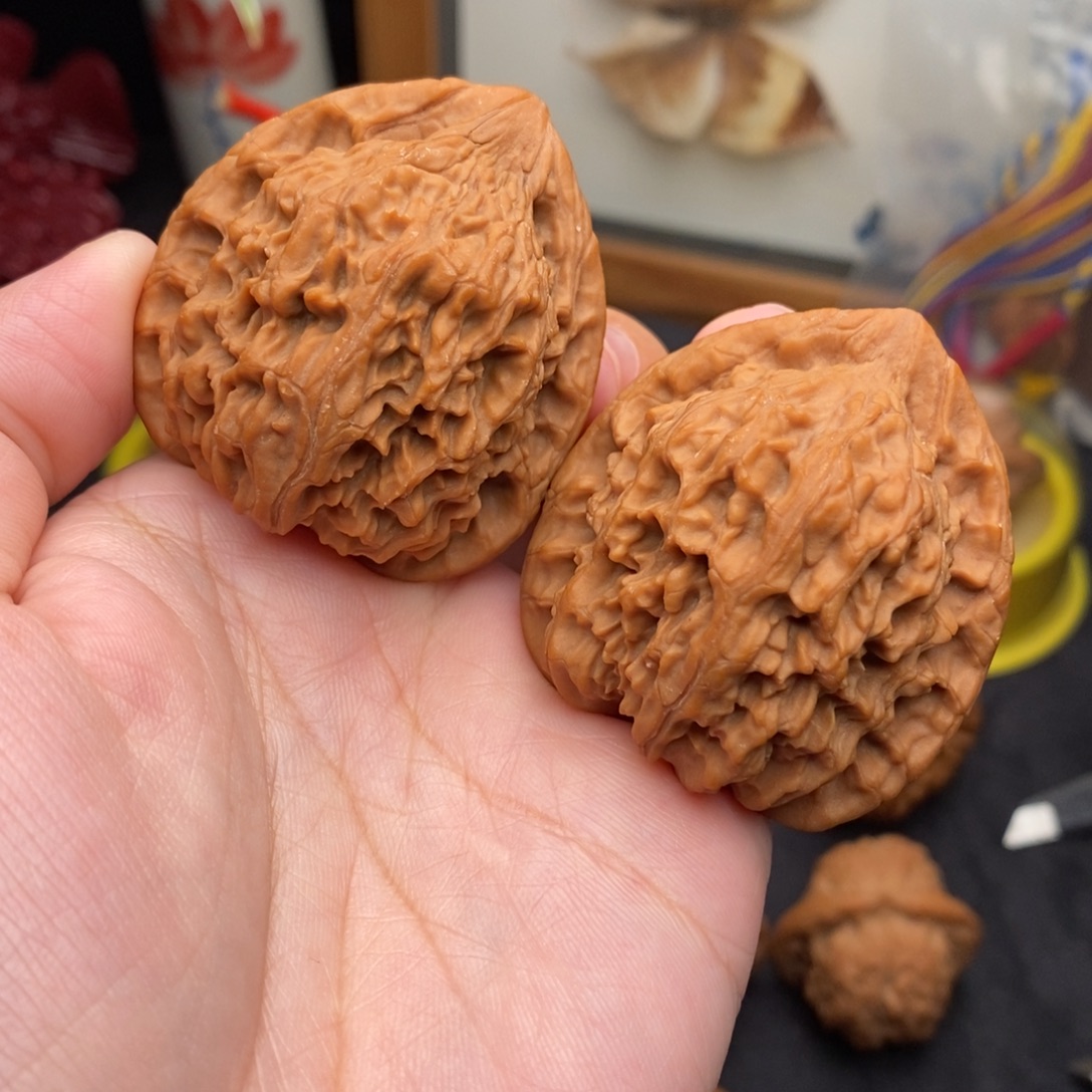 丨***丨文玩核桃把件43红狮子