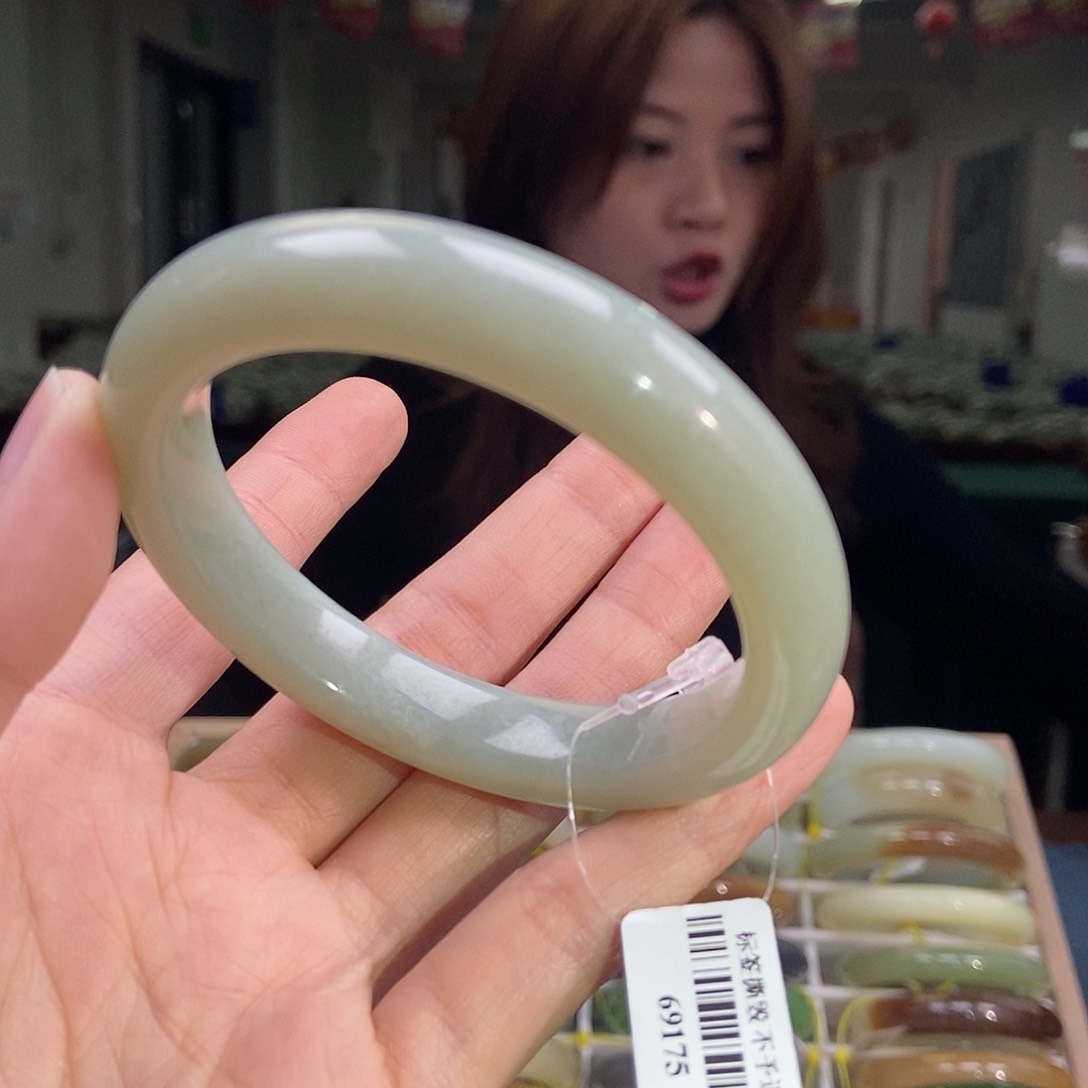 和田玉手镯未镶嵌58.5