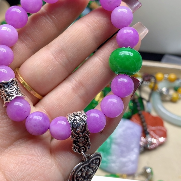 翡翠颈饰未镶嵌吊坠