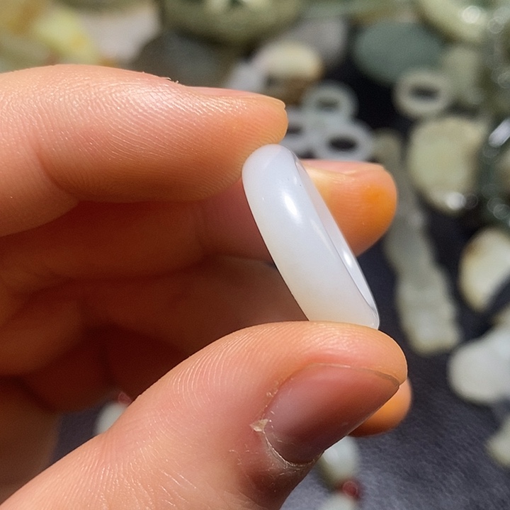 八***香和田玉未镶嵌颈饰