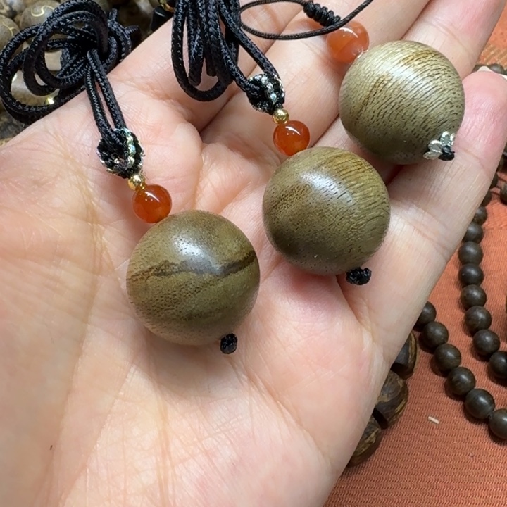 大叶紫檀（黑酸枝木类）