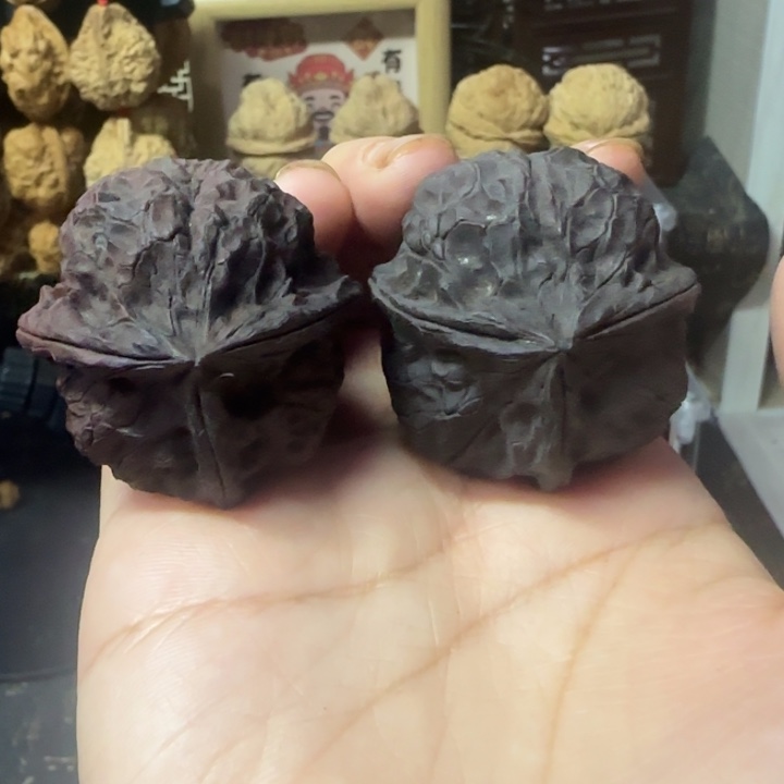 文玩核桃吊坠无相莲花三棱40