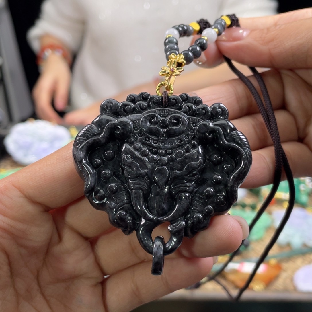 翡翠颈饰未镶嵌代编织