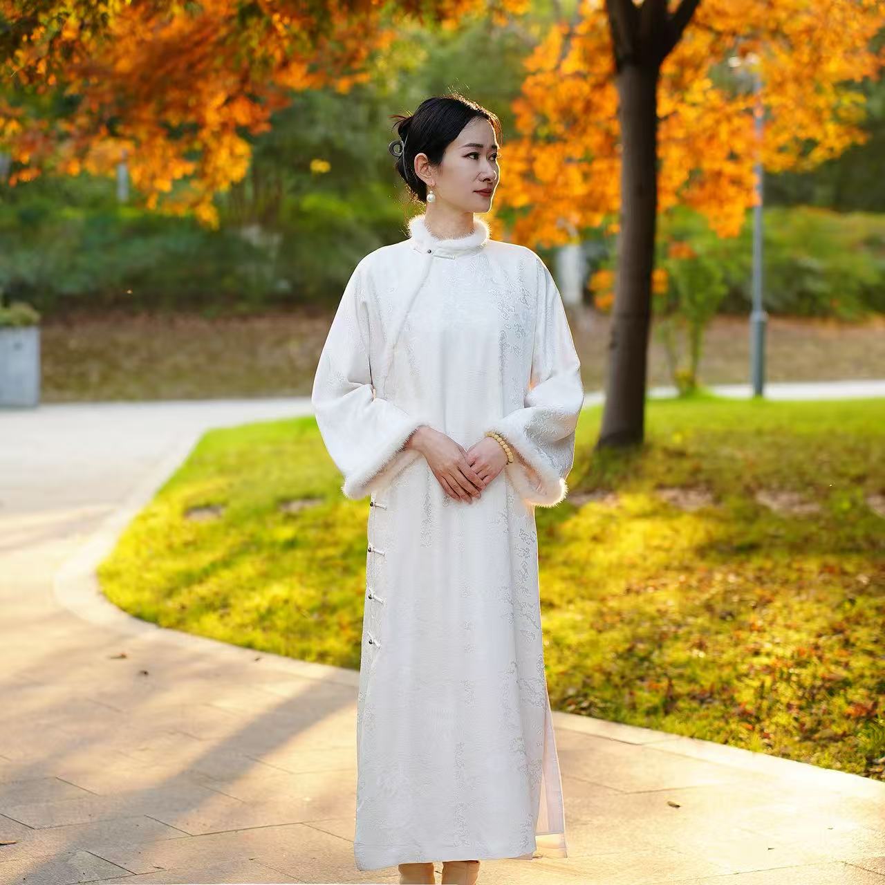 【墨牌国风】张林根正绢 国风桑蚕丝内胆棉衣水貂毛连衣裙HS97251