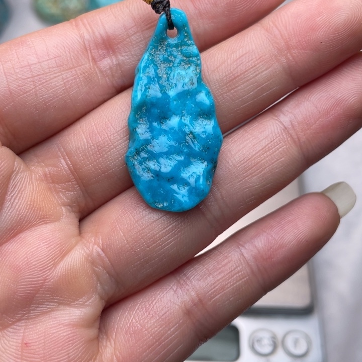 绿松石未镶嵌颈饰