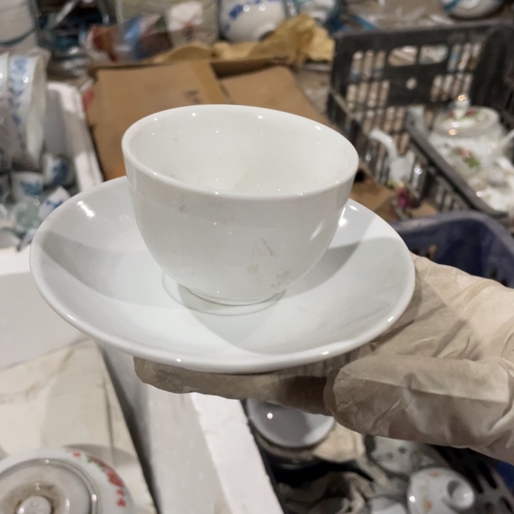 摆件陶瓷盘子碗砂锅都有