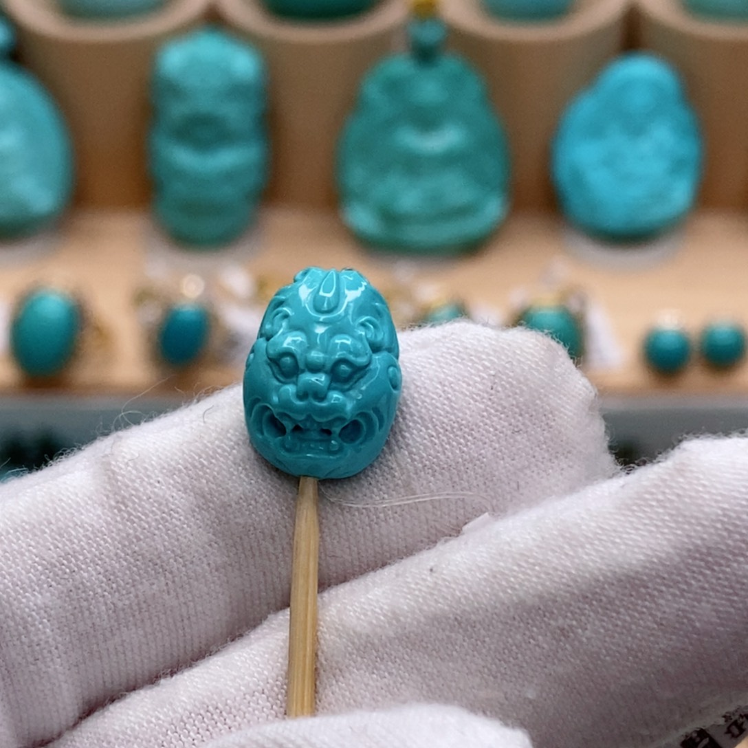 绿松石未镶嵌珠宝奇石