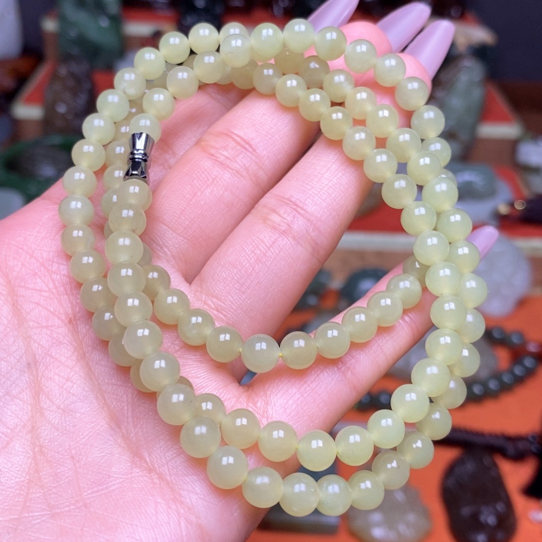 和田玉颈饰未镶嵌