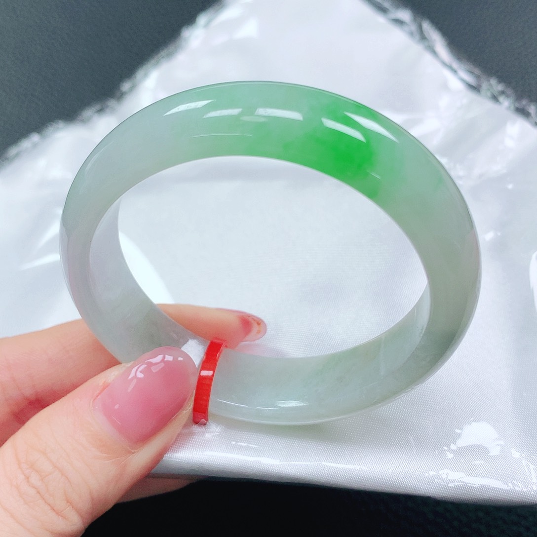 翡翠未镶嵌手镯51贵