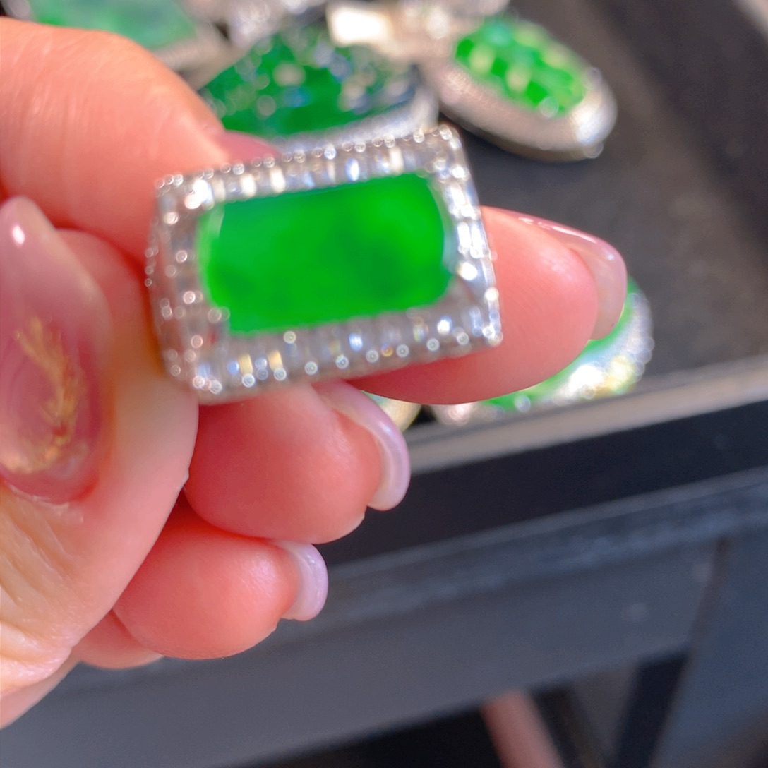 翡翠颈饰银S925镶嵌翡翠