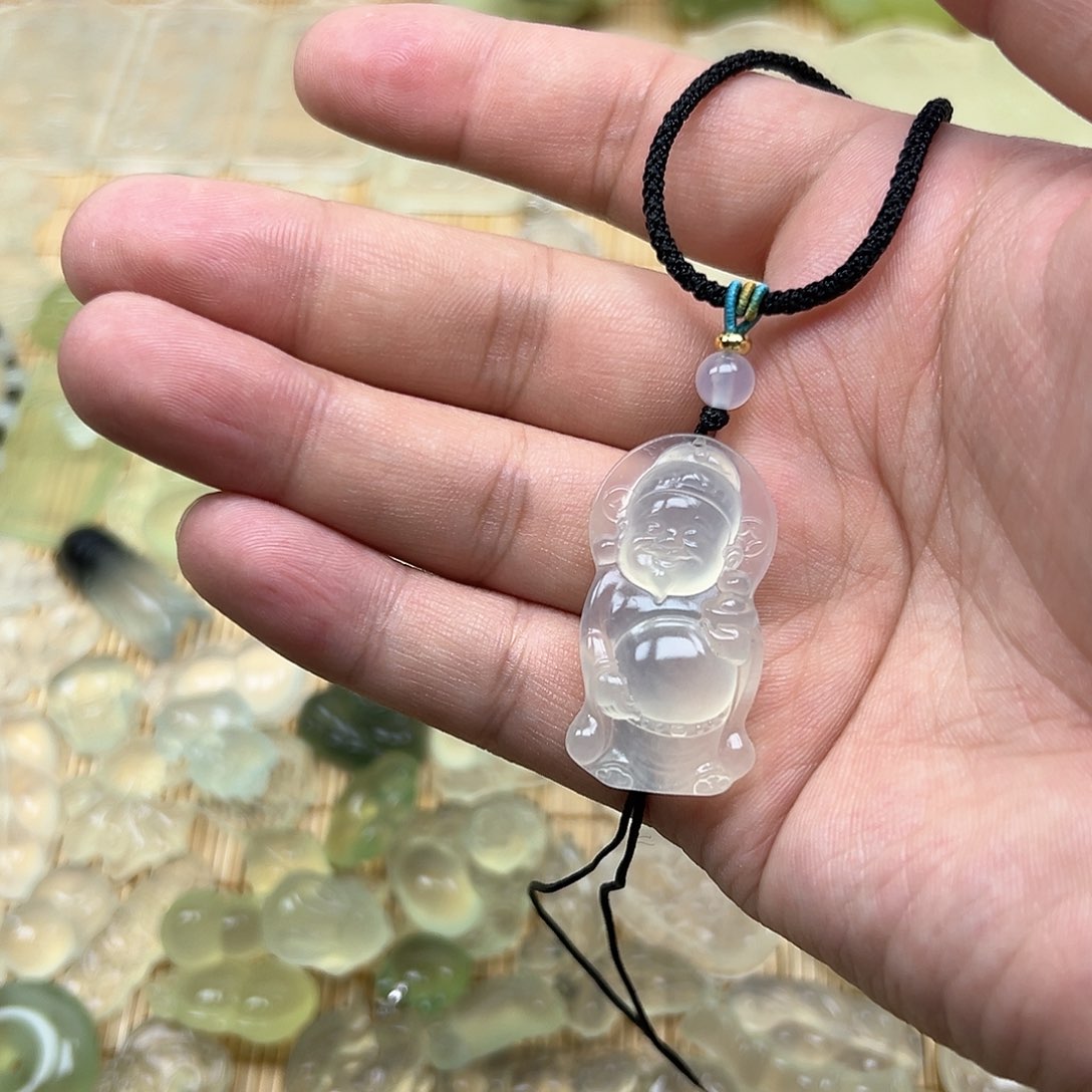 蛇纹石玉颈饰未镶嵌