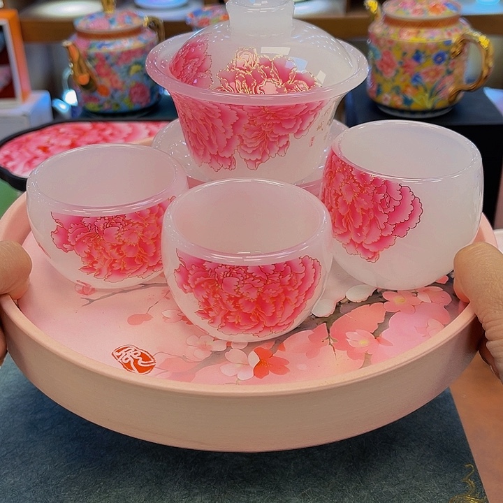 段泥茶杯吧啦吧啦的说我不