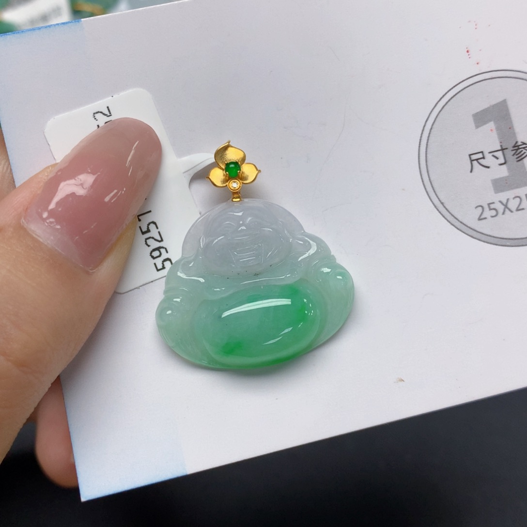 颈饰18K金镶嵌翡翠