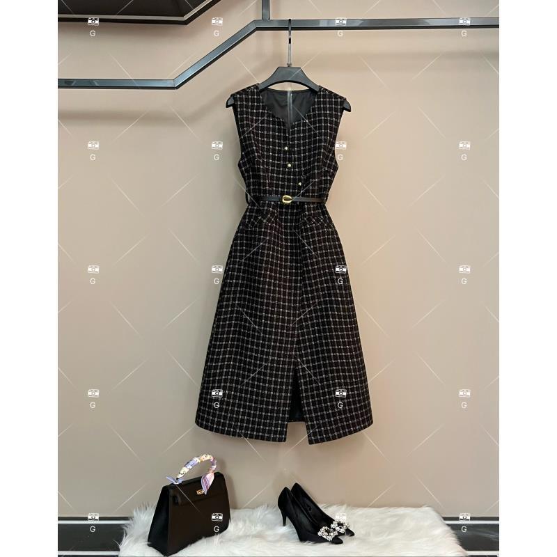 【倩倩】复古风显瘦默认款式连衣裙女装轻奢秋冬时尚 H-1671