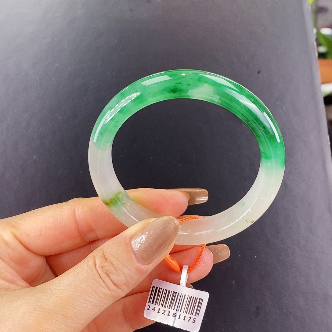 石英质玉手镯未镶嵌非洲翠手镯