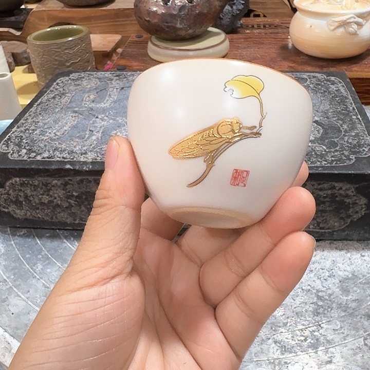 主人杯一个，瓷。。品茗瓷