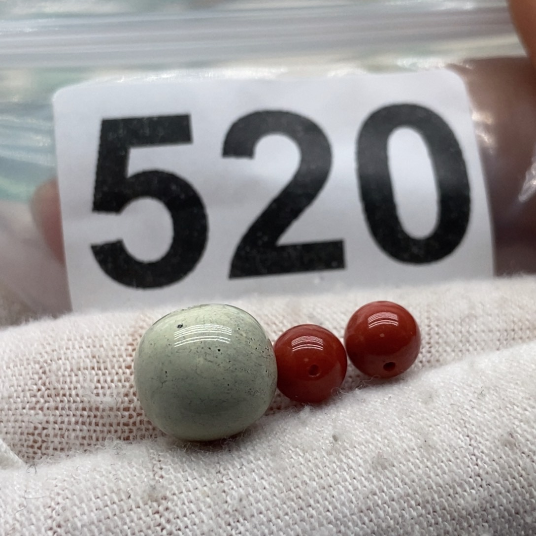 南红玛瑙颈饰未镶嵌