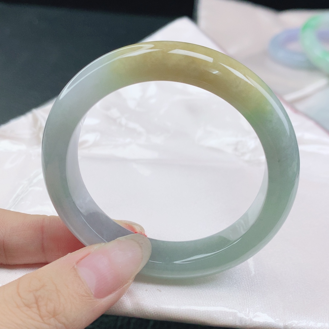 翡翠未镶嵌手镯缅甸50.8黄翡正圈