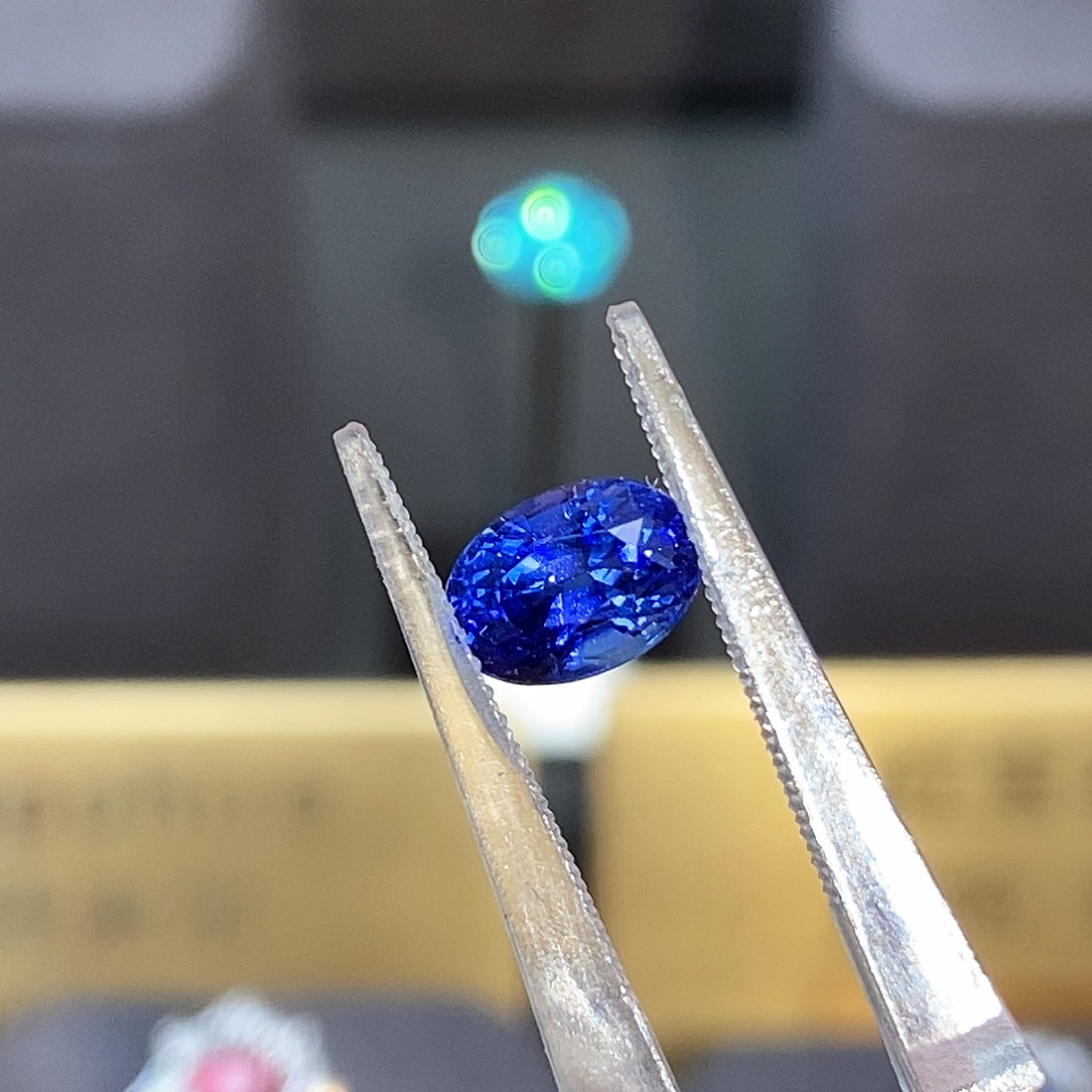 蓝宝石裸石未镶嵌1.7克拉