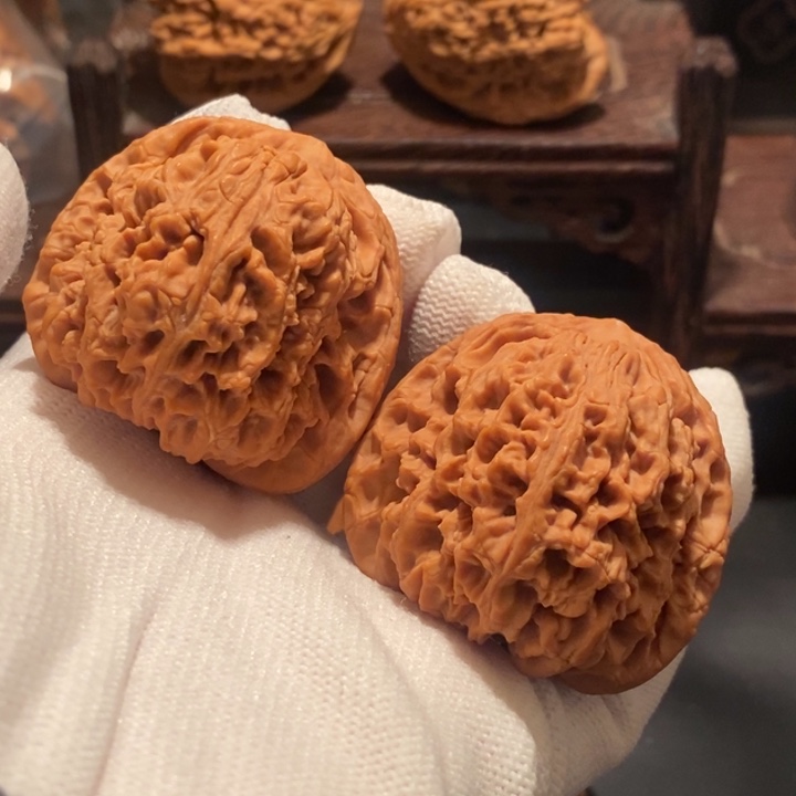 文玩核桃把件差****n南疆石