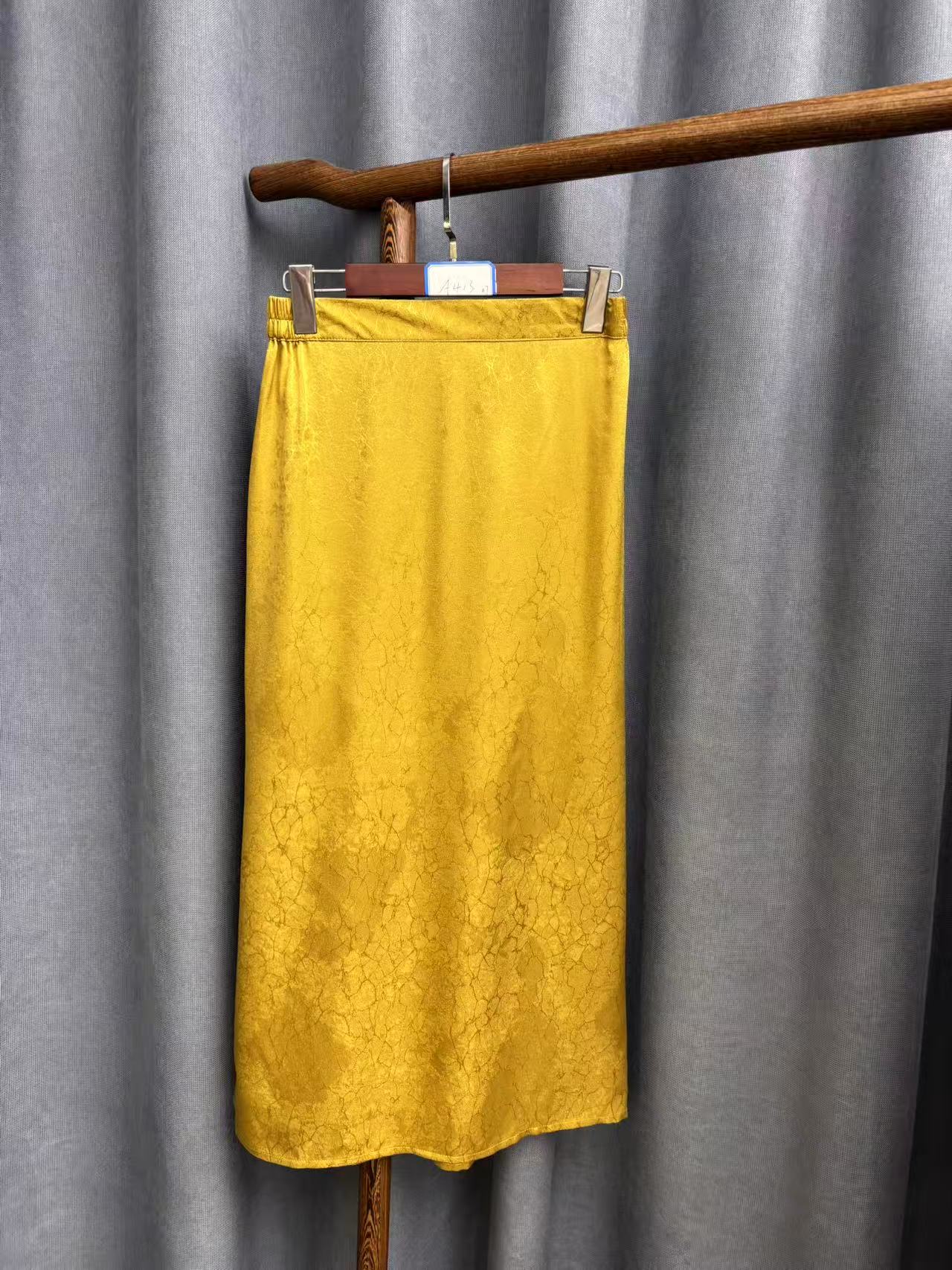 2025夏季新款时尚百搭新中式桑蚕丝缎面提花半身裙女A413