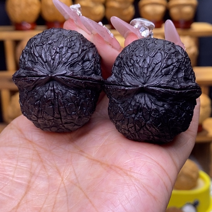 文玩核桃把件金丝绣球16号40尺