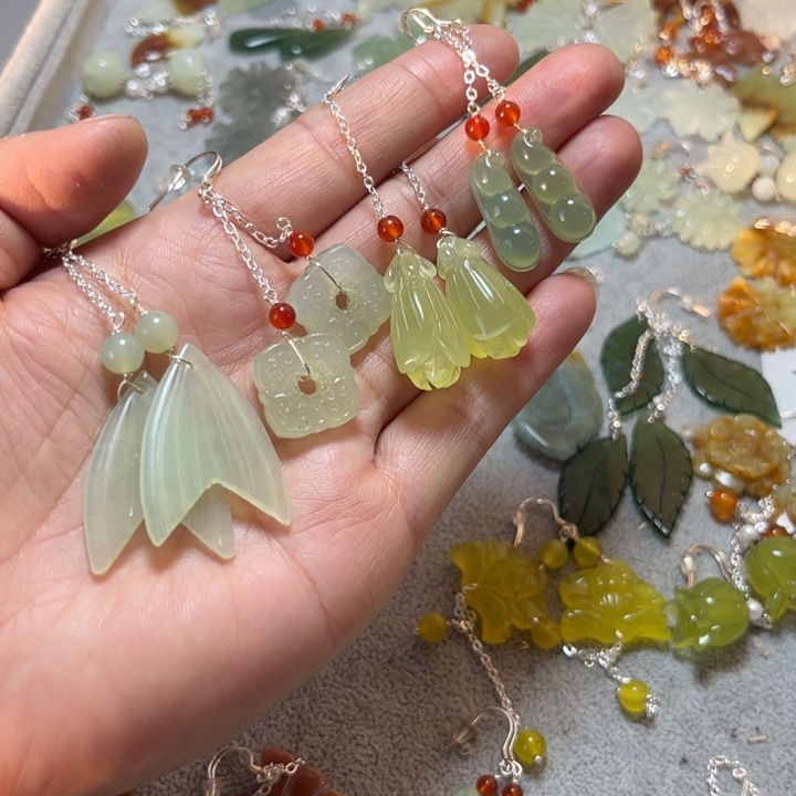 蛇纹石玉耳饰未镶嵌阿*鱼