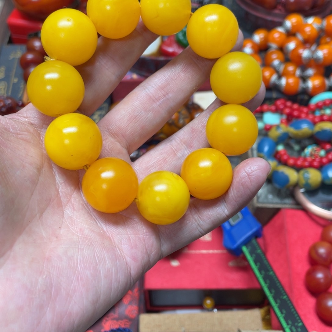 琥珀裸石未镶嵌好物推荐如图所示