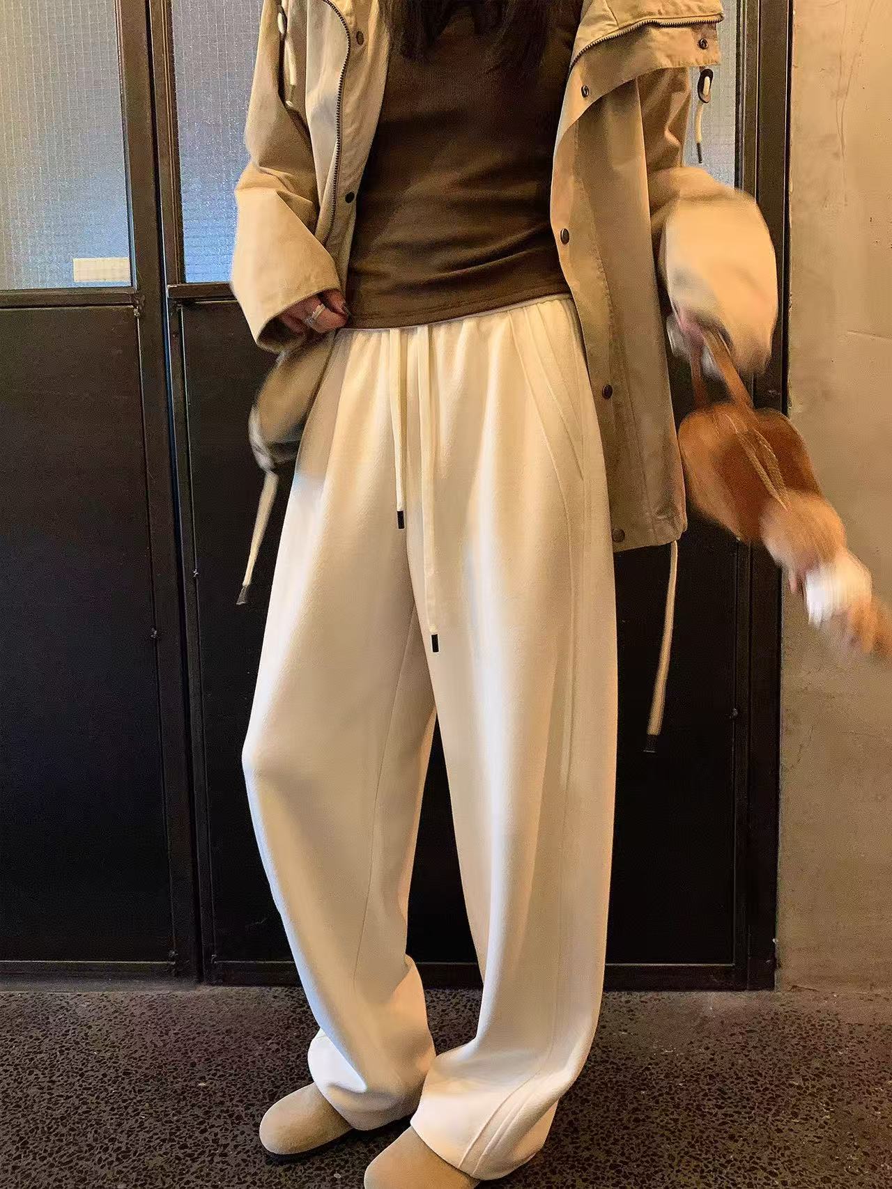 实体店直播：时尚百搭洋气显瘦弯刀休闲裤（8653）