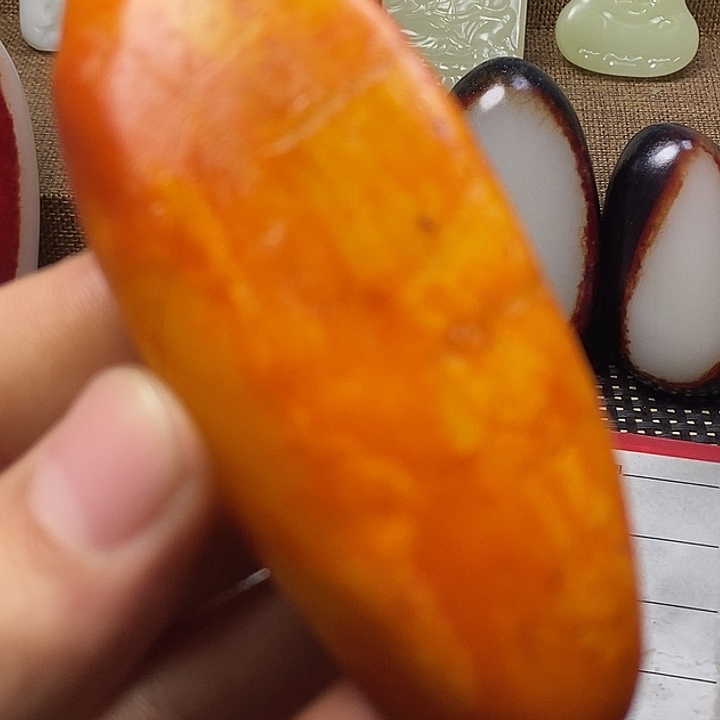 和田玉未镶嵌把件