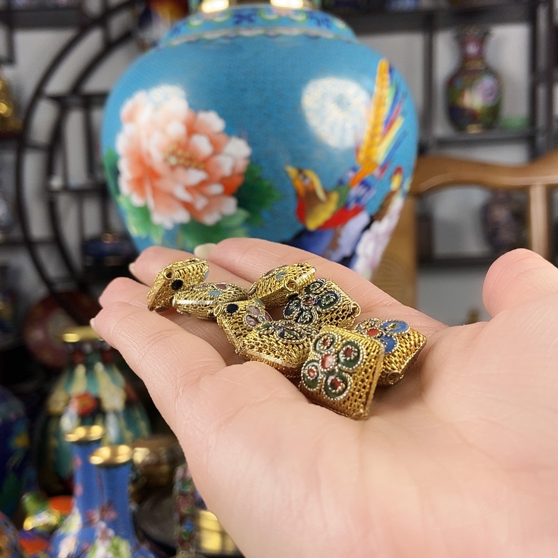 錦***钰铜花丝镶嵌吊坠8个