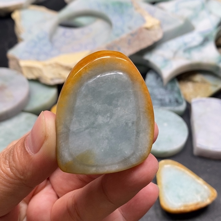 翡翠配石天然缅甸翡翠玉石