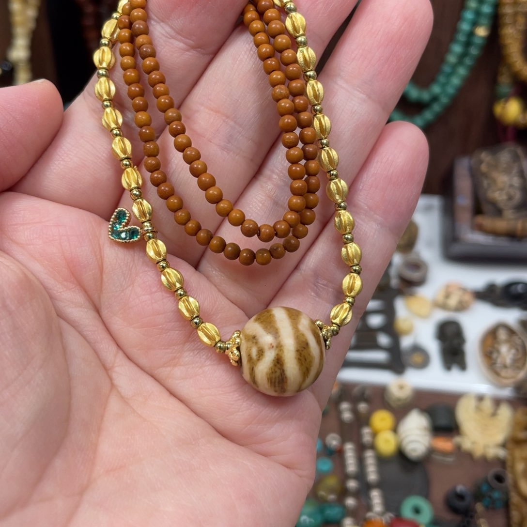 玻璃颈饰直径1.6cm 哈哈就斤斤计较