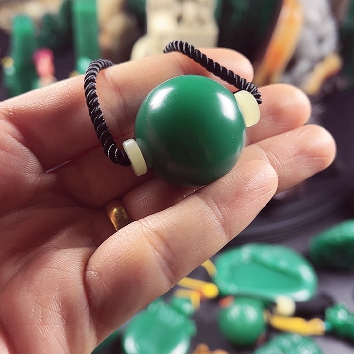 四川石钙**老雅安绿名贵石材