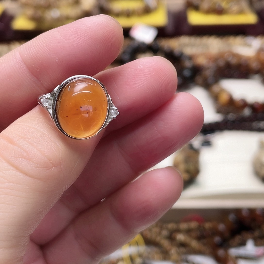 琥珀裸石未镶嵌润*大