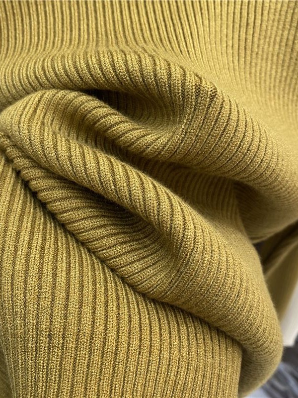 半高领针织衫女修身短款内搭上衣秋冬高级感打底毛衣