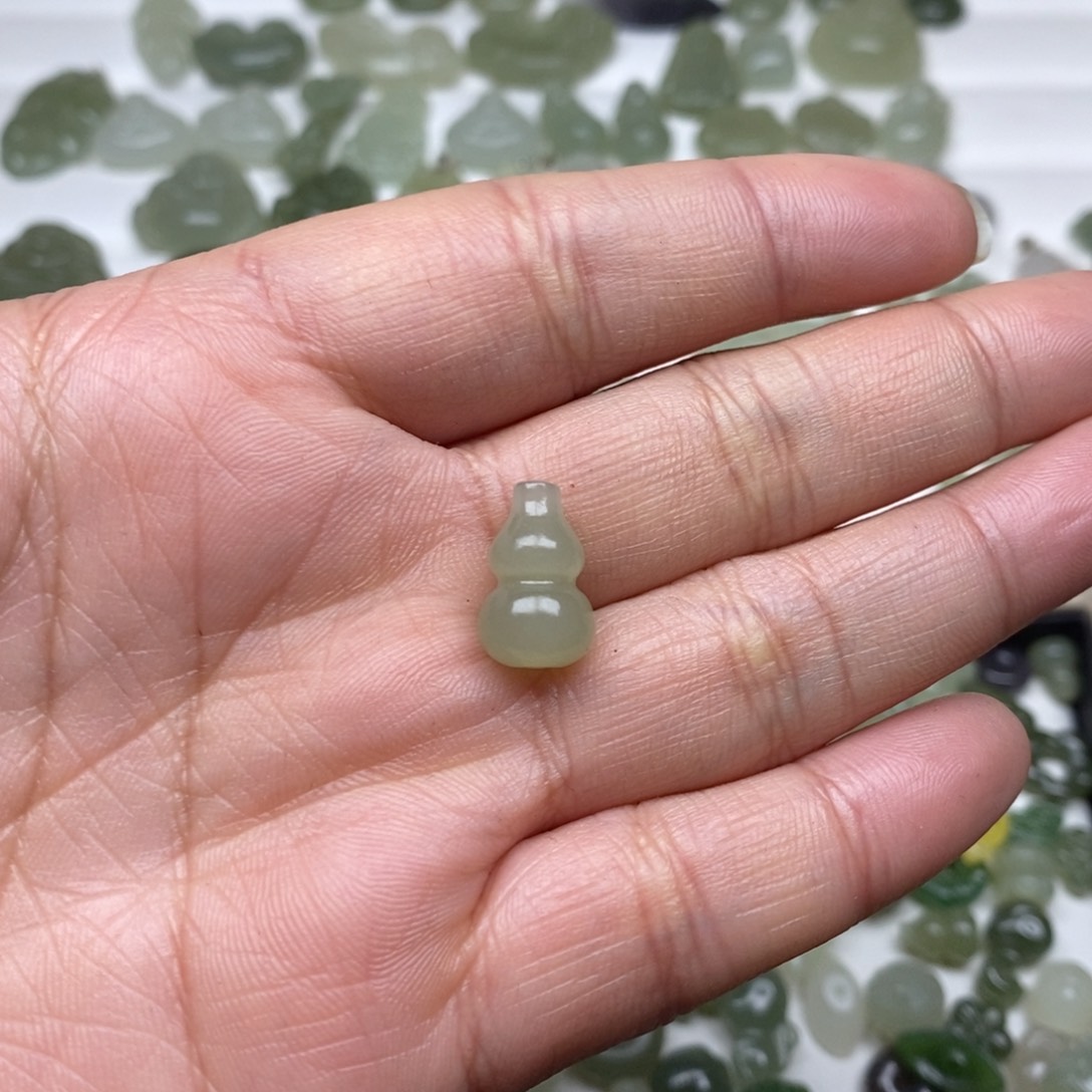 和田玉颈饰未镶嵌三*