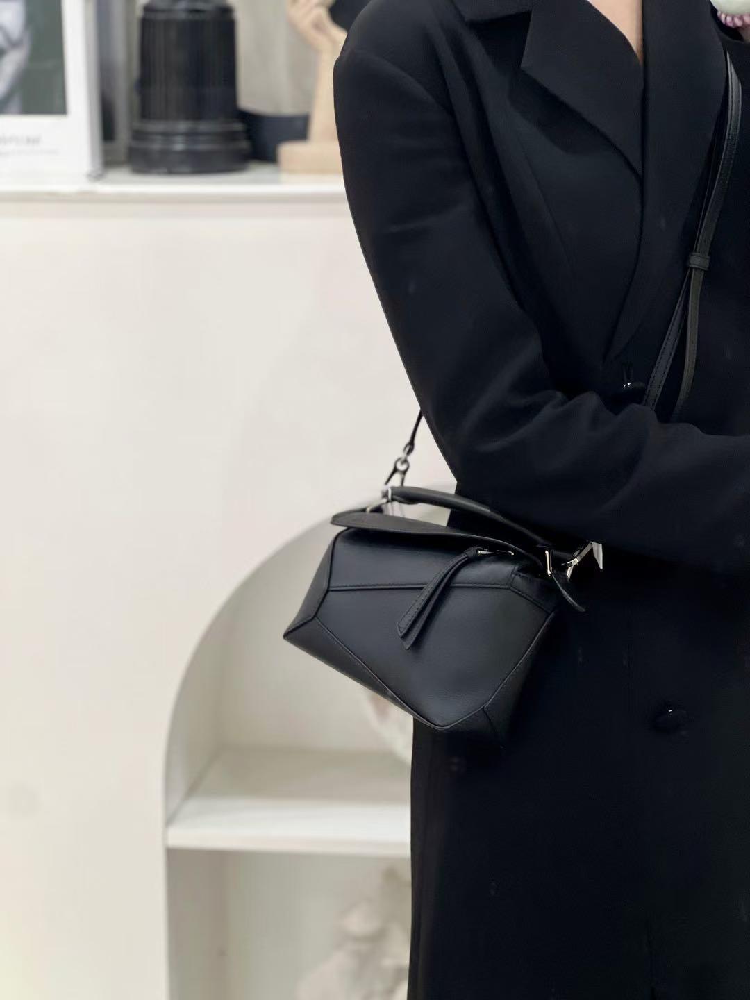 99新 LOEWE/罗意威 puzzle几何mini 黑色斜挎包/无公价/优品