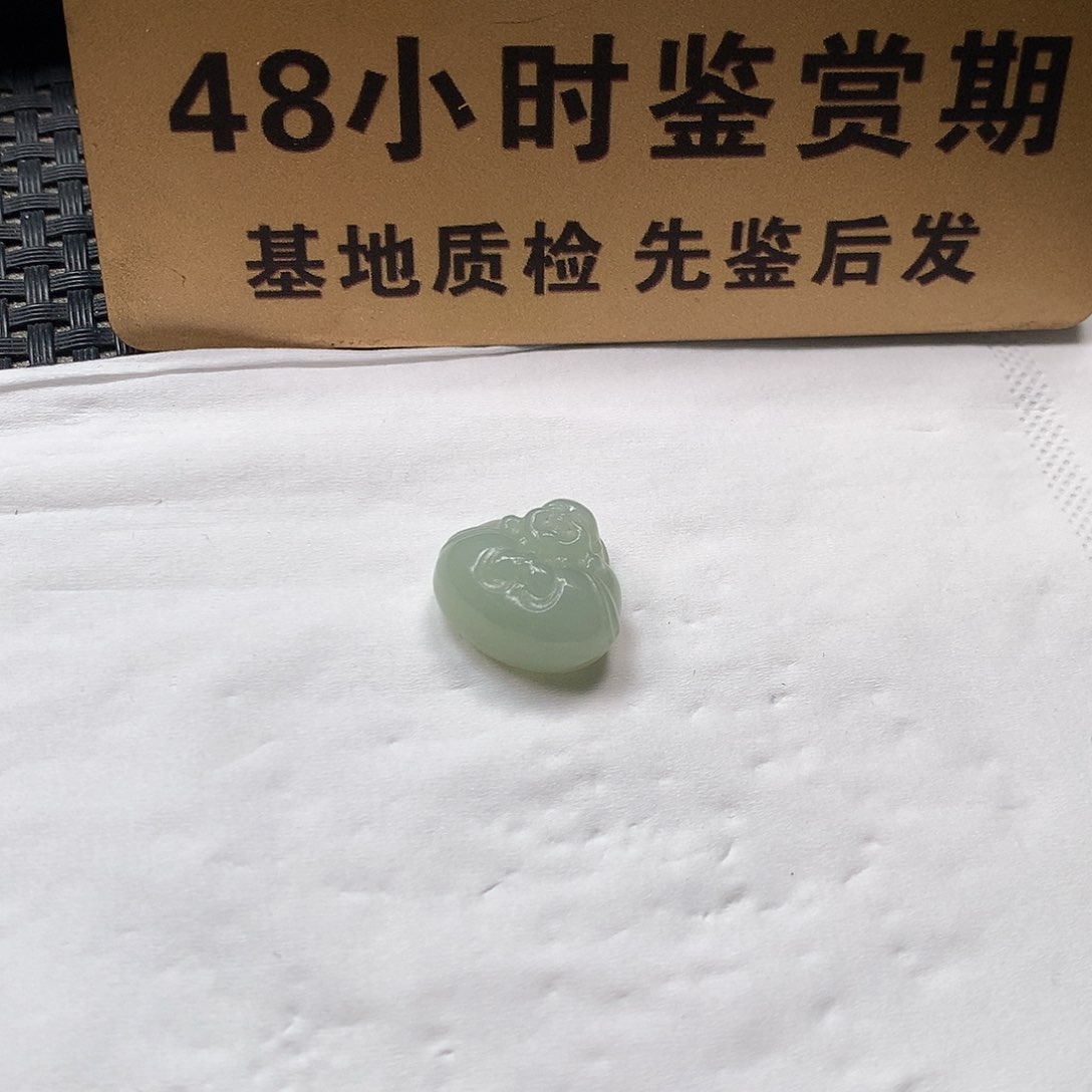 颈饰未镶嵌和田玉佛