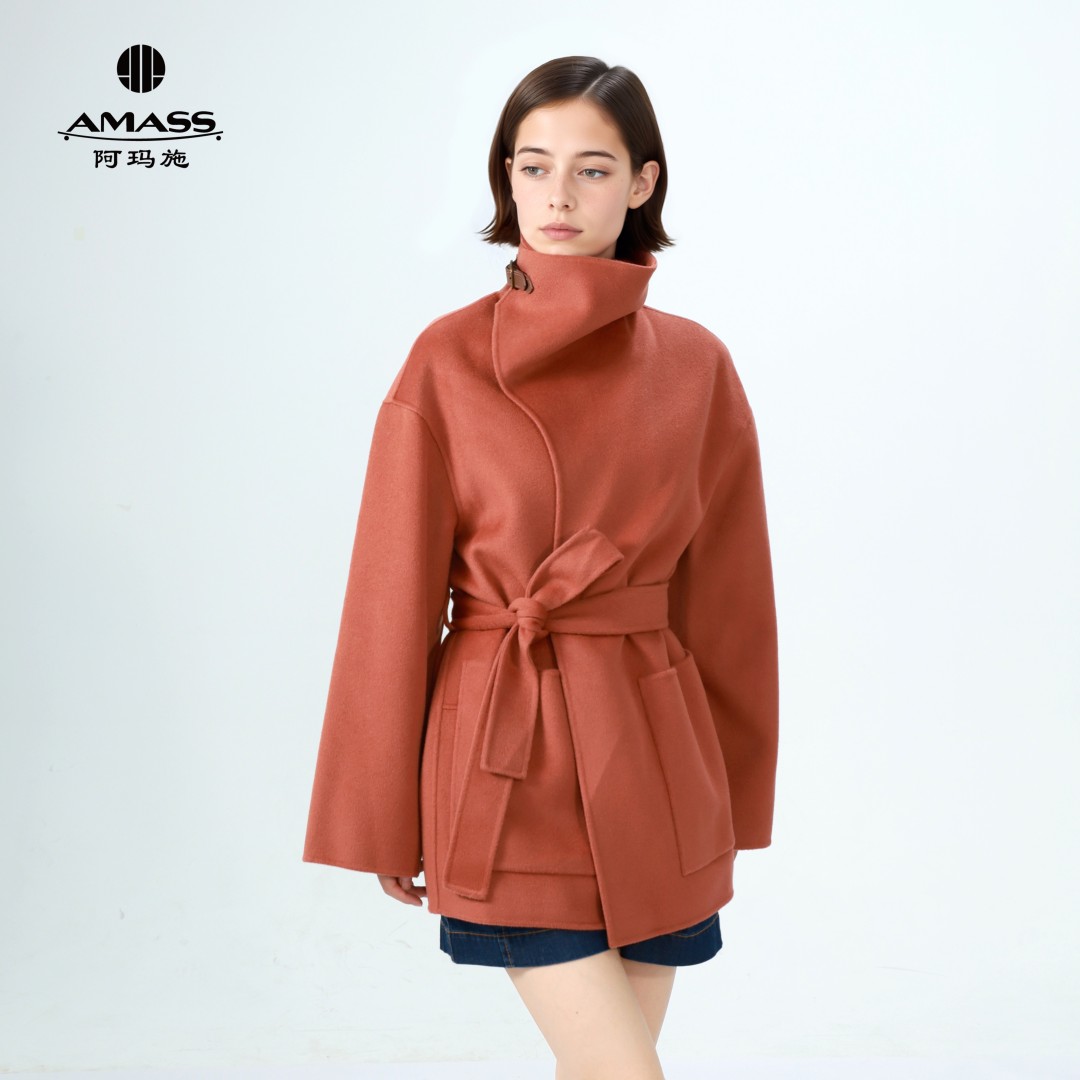 阿玛施【官方正品】新款时髦复古立领收腰短款无扣大衣附腰带540033