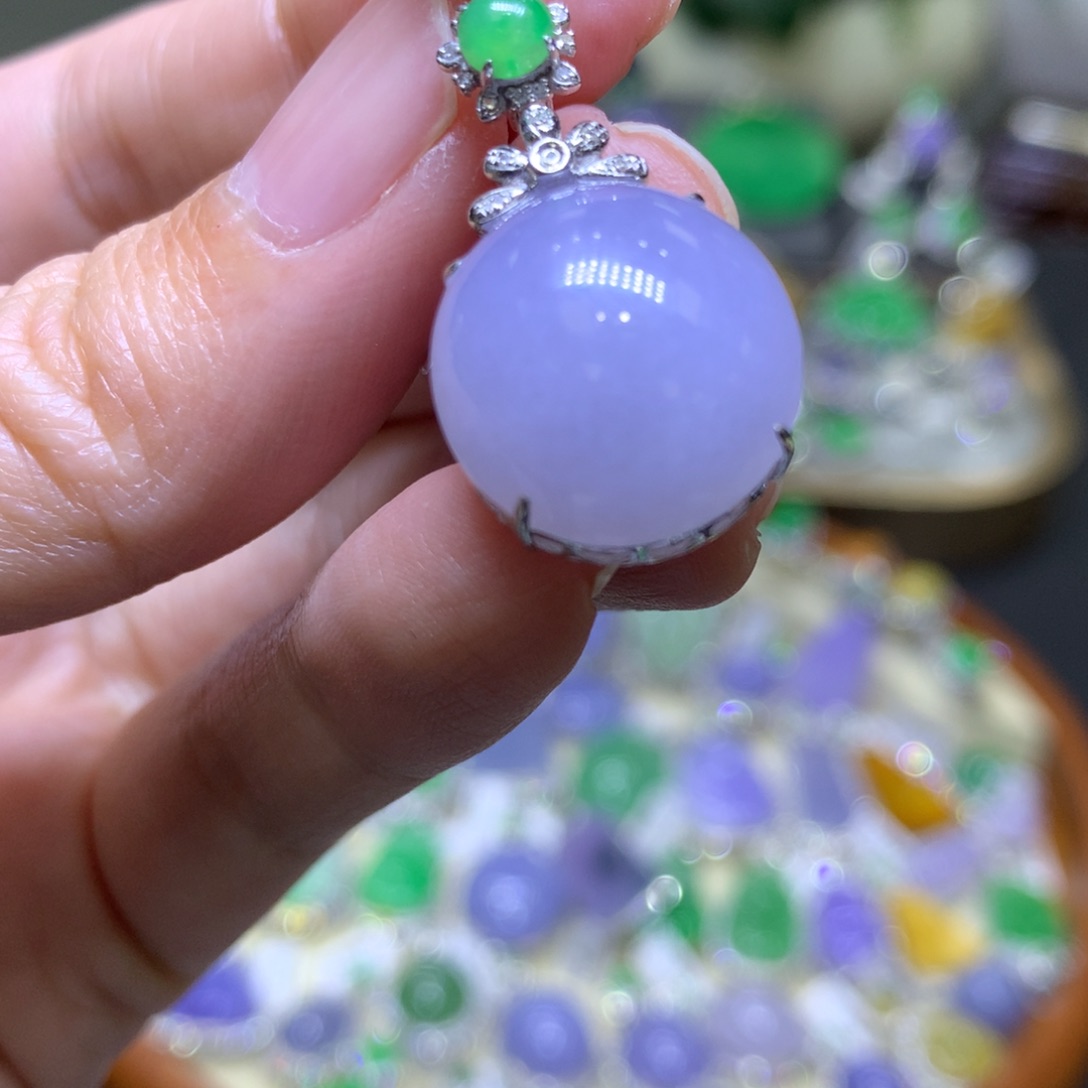 翡翠颈饰18K金镶嵌翡翠吊坠翡翠