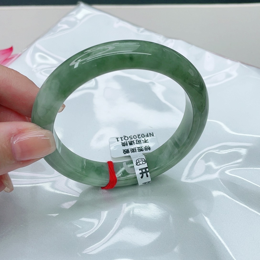 翡翠手镯未镶嵌正57.6