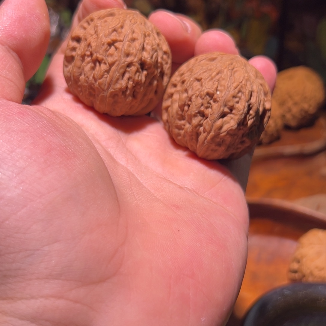 吊坠文玩核桃38铁锤一对，有皮质有骨质