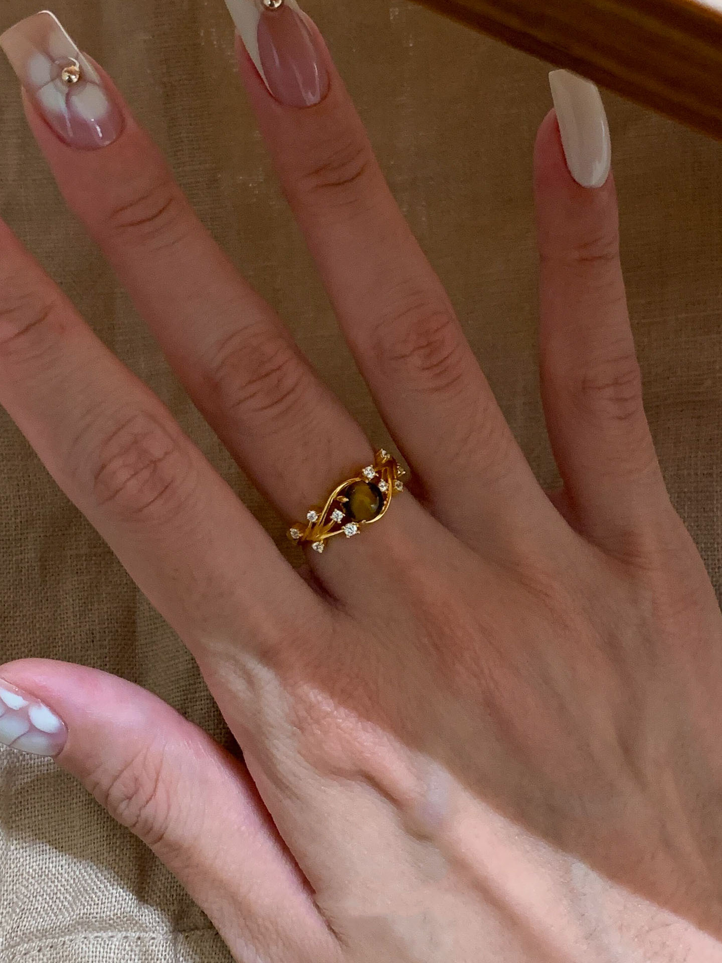 铜合金戒指 AL8140 法式复古藤蔓虎眼石开口戒指可调节