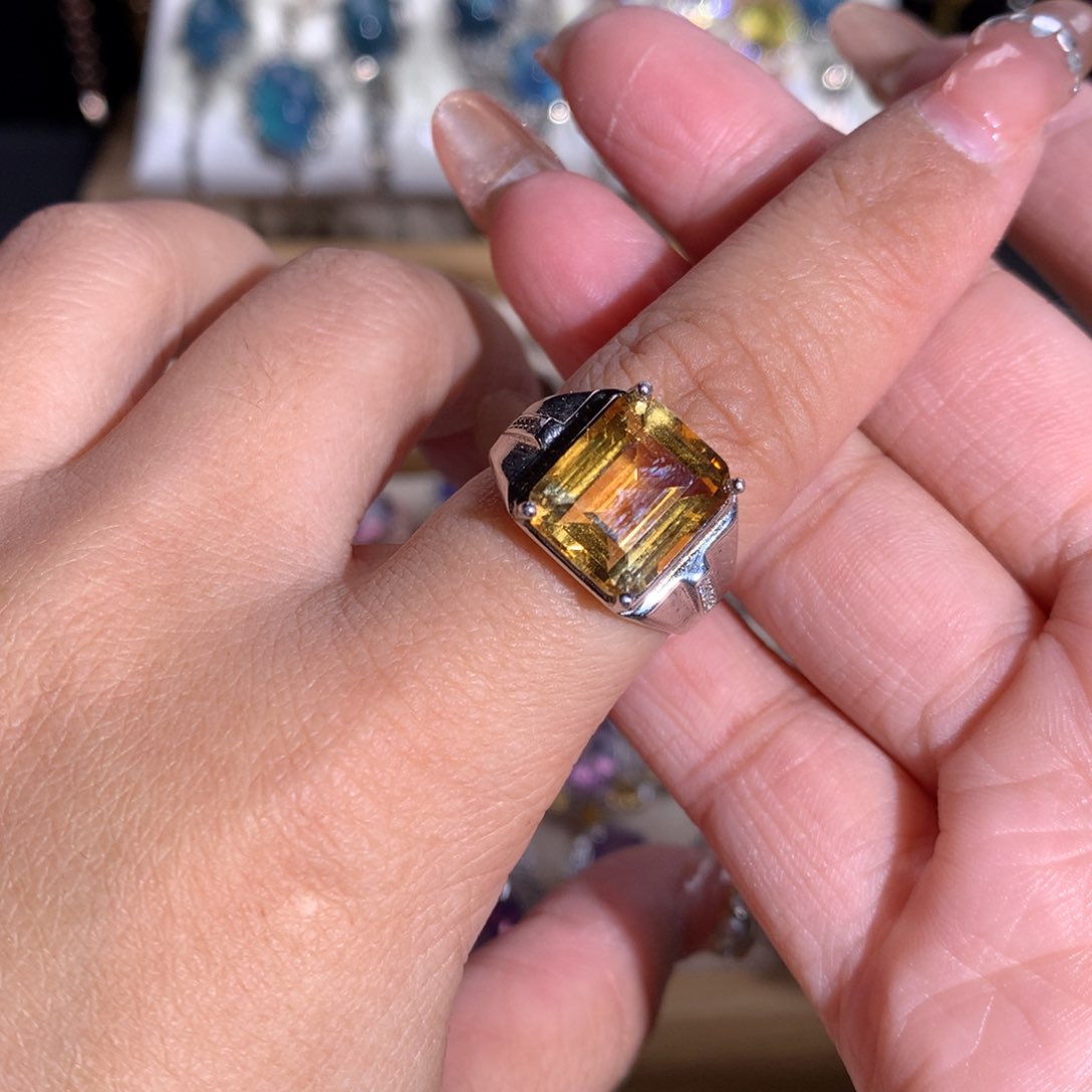 【闪购商品】水晶戒指银S925镶嵌八**万戒指 
